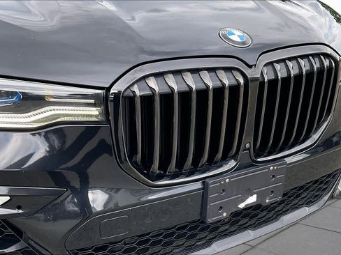 Used 2022 BMW X7 M50i w/ Cold Weather Package AWD/4WD image 31