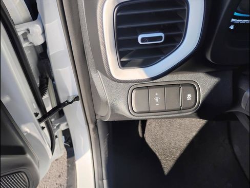 New 2026 Hyundai Venue SEL image 20