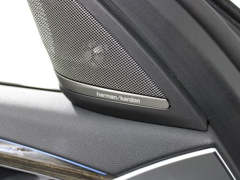 Used 2023 BMW 530e w/ M Sport Package image 39