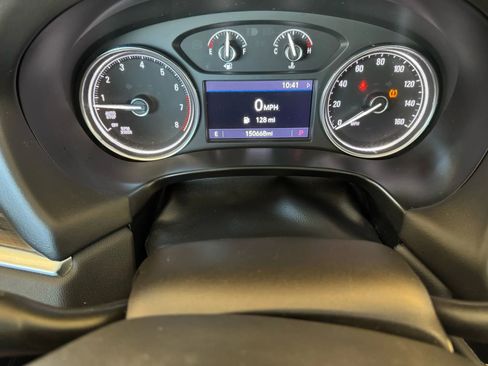 Used 2020 Buick Enclave Essence image 7