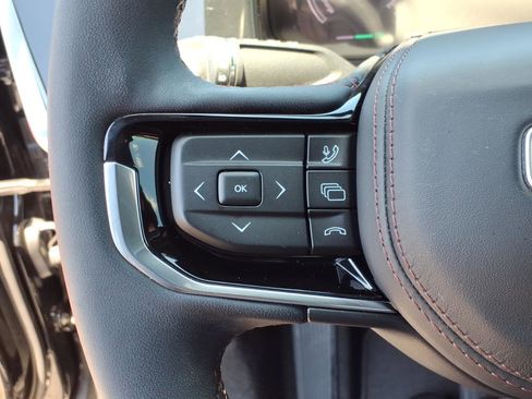 Used 2024 Jeep Wagoneer Launch Edition AWD/4WD image 11