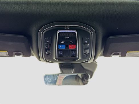 New 2025 Jeep Grand Cherokee Altitude image 24