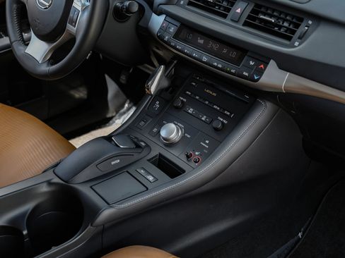 Used 2012 Lexus CT 200h Premium w/ Premium Audio Pkg FWD image 27