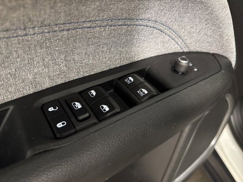 Used 2024 Jeep Compass Sport image 13