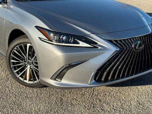 New 2025 Lexus ES 350 w/ Premium Package image 6
