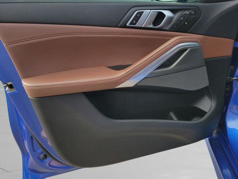 Used 2020 BMW X6 M50i image 30