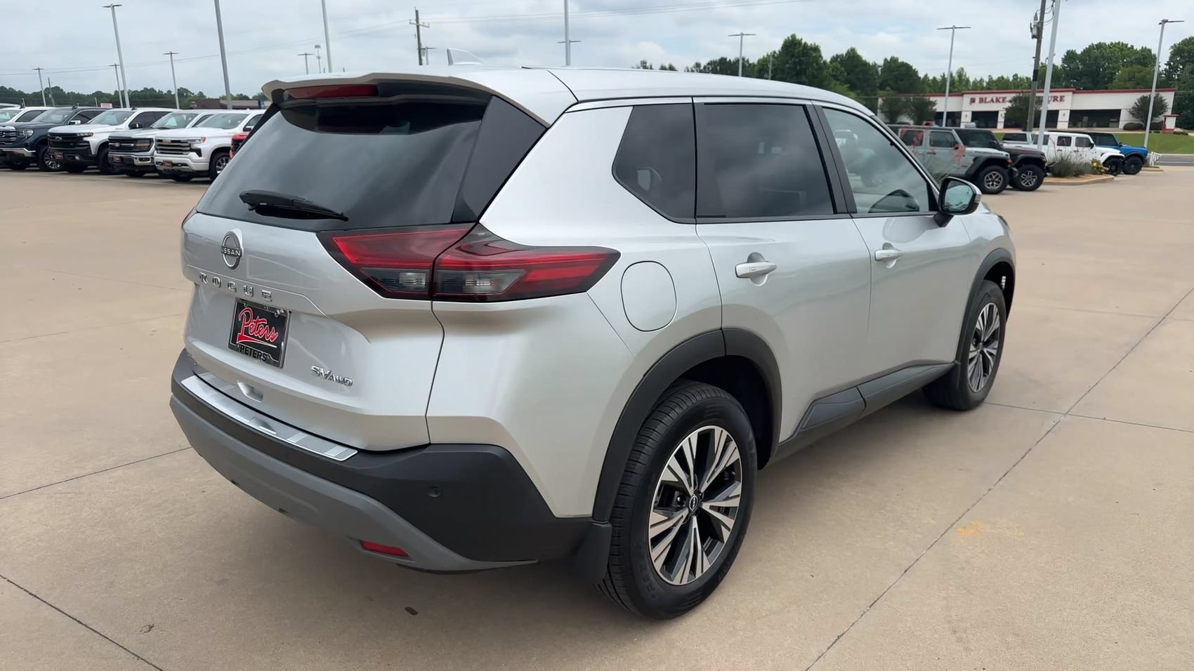 Used 2023 Nissan Rogue SV AWD/4WD image 9