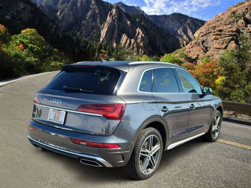 Used 2021 Audi Q5 e Premium Plus w/ Premium Plus Package AWD/4WD image 3