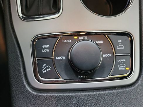 Certified 2021 Jeep Grand Cherokee High Altitude AWD/4WD image 39