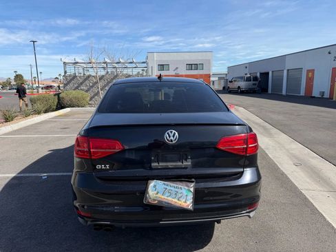 Used 2017 Volkswagen Jetta GLI image 5