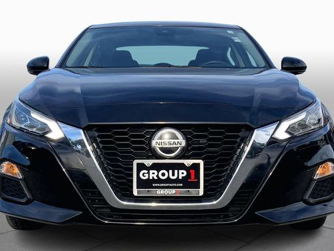 Used 2022 Nissan Altima 2.5 SV w/ SV Premium Package image 3