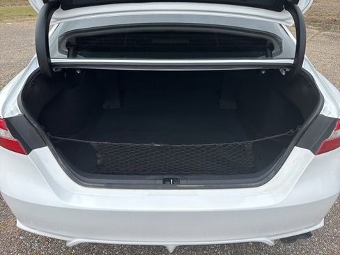 Used 2020 Toyota Camry SE image 9