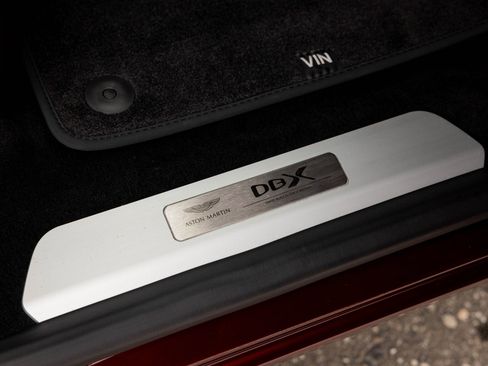 Used 2021 Aston Martin DBX AWD/4WD image 18