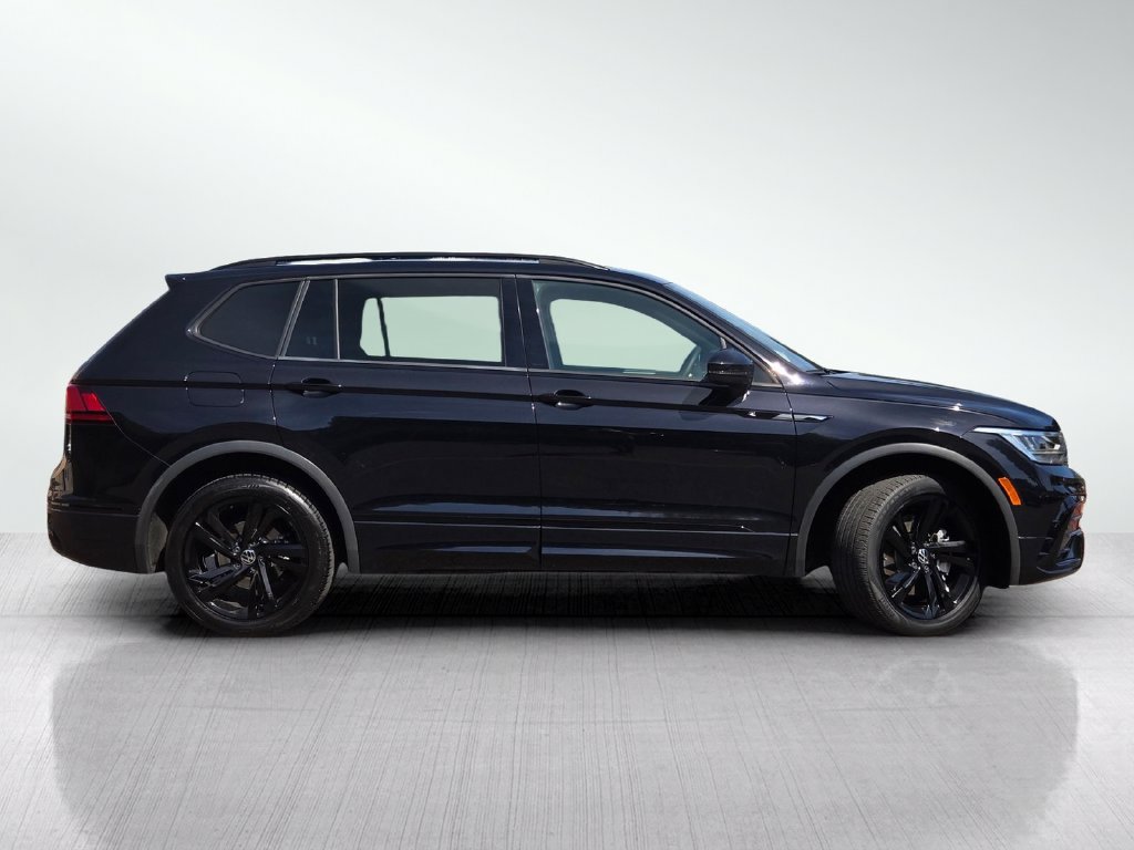 Used 2023 Volkswagen Tiguan SE R-Line FWD image 4