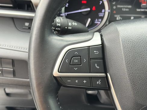 Used 2022 Toyota Highlander XLE FWD image 27