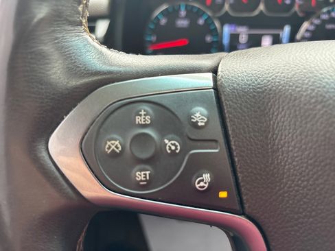 Used 2018 Chevrolet Suburban LT image 34