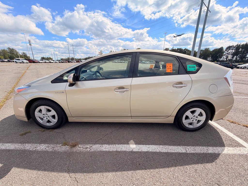 Used 2010 Toyota Prius Three FWD image 2