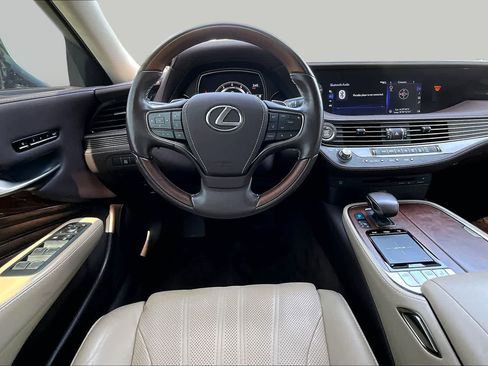 Used 2020 Lexus LS 500 w/ Interior Upgrade Package RWD image 6