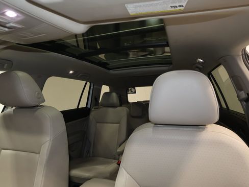 Used 2021 Volkswagen Atlas SEL image 16