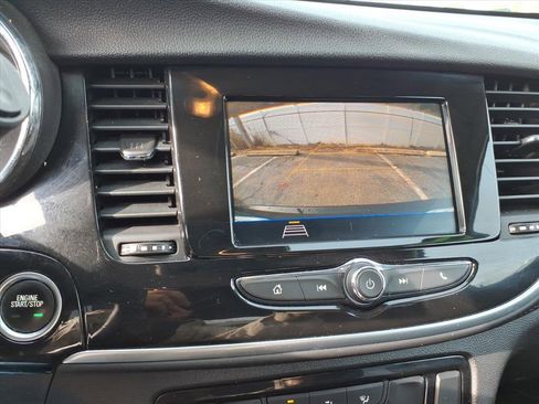 Used 2022 Buick Encore Preferred image 25