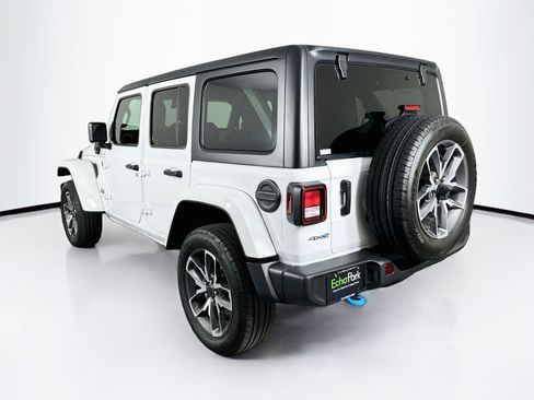 Used 2024 Jeep Wrangler Unlimited w/ Convenience Group AWD/4WD image 5