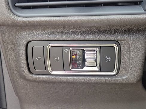 Certified 2023 Lincoln Corsair Standard image 23