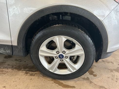 Used 2015 Ford Escape SE FWD image 10