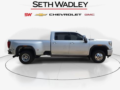 Used 2022 GMC Sierra 3500 Denali AWD/4WD image 5