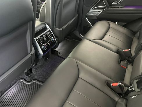 New 2025 Land Rover Range Rover SE image 15