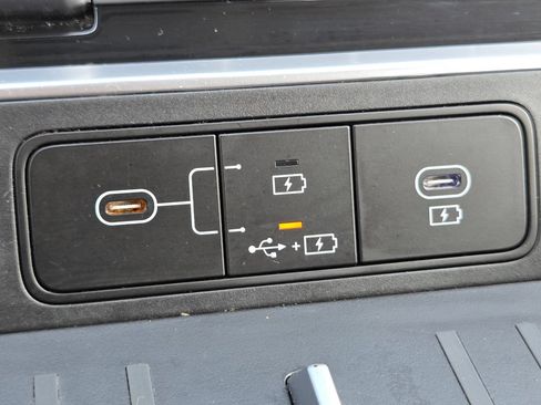 Used 2024 Hyundai Santa Fe SE AWD/4WD image 5