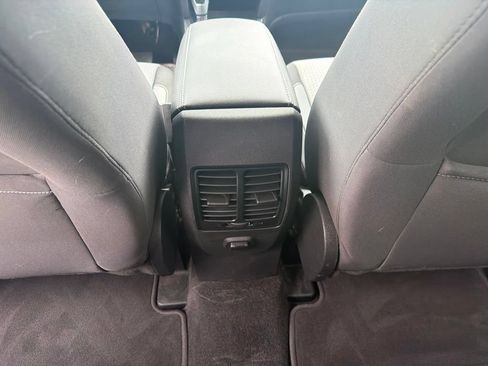 Used 2018 Ford Escape SE w/ SE Sync 3 Package FWD image 17