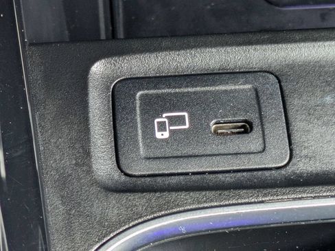 Used 2022 Mercedes-Benz GLB 250 4MATIC image 21