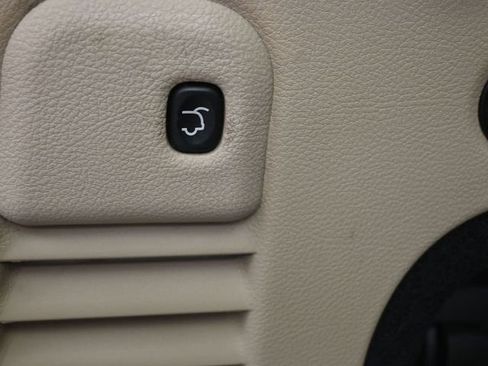 Used 2017 Jeep Grand Cherokee Limited w/ Luxury Group II image 16