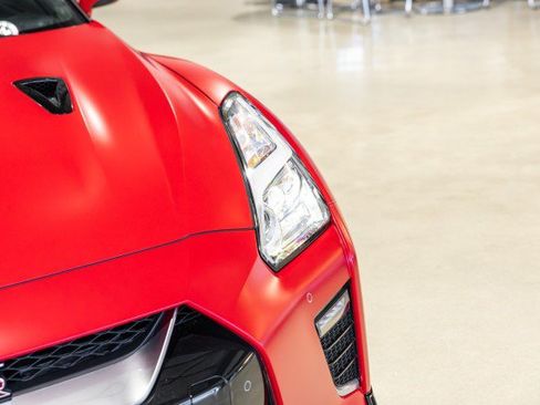 Used 2023 Nissan GT-R Premium w/ Premium Interior Package AWD/4WD image 10