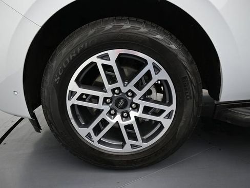 Certified 2025 Ford Expedition Active AWD/4WD image 9