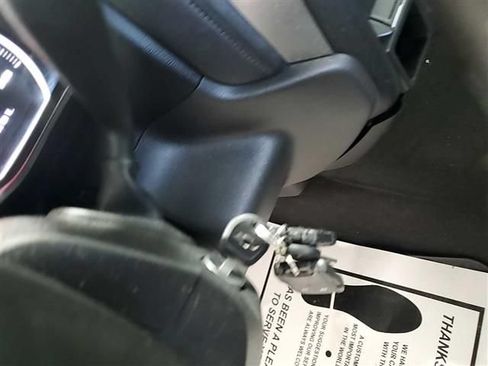 Used 2020 Chevrolet Silverado 1500 LT RWD image 9