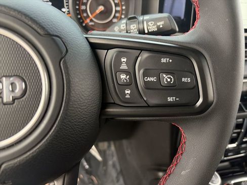 Used 2024 Jeep Wrangler Unlimited Rubicon w/ Convenience Group image 10