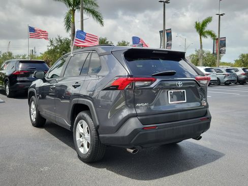 Used 2020 Toyota RAV4 XLE FWD image 10