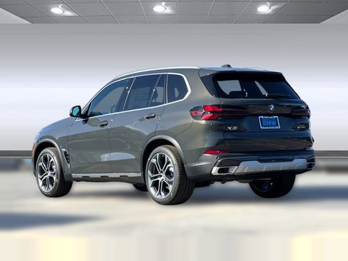 Used 2026 BMW X5 xDrive40i AWD/4WD image 3