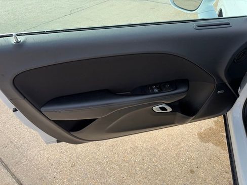 Used 2023 Dodge Challenger SXT image 13
