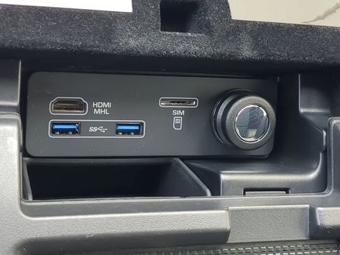 Used 2017 Land Rover Range Rover Supercharged image 32