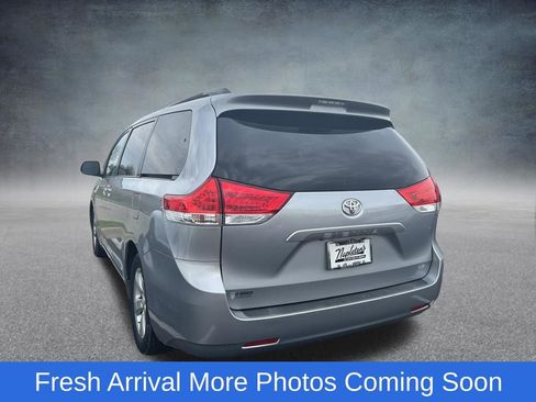 Used 2013 Toyota Sienna LE image 3
