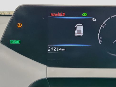 Used 2023 Toyota Prius LE image 8