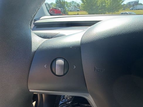 Used 2023 Tesla Model Y Long Range image 27