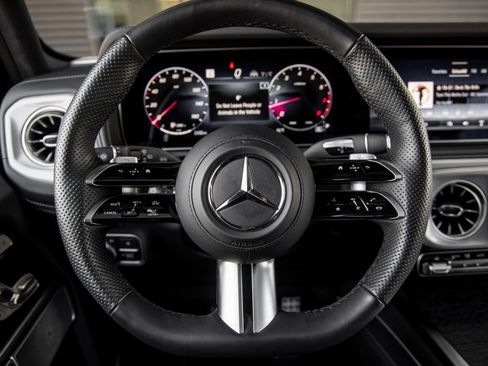 Used 2025 Mercedes-Benz G 550 image 25