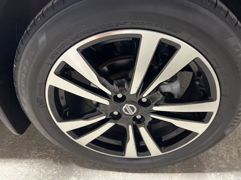 Used 2019 Nissan Kicks SR w/ SR Premium Package FWD image 37
