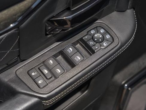 Used 2025 RAM 2500 Limited AWD/4WD image 53