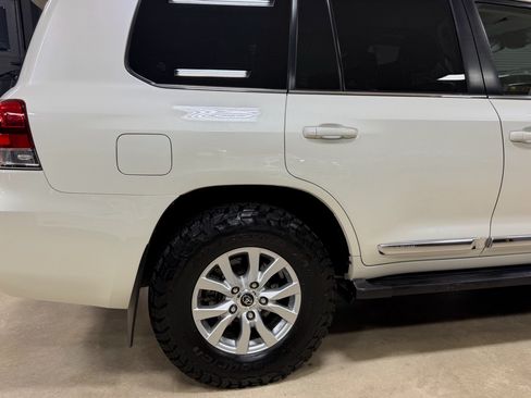 Used 2016 Toyota Land Cruiser AWD/4WD image 18