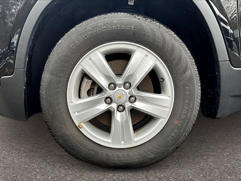 Used 2022 Chevrolet Trax LS w/ Tint and Cruise Package image 25