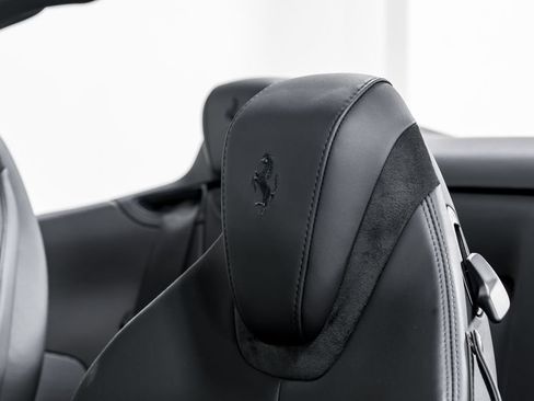 Used 2024 Ferrari Roma Spider RWD image 18